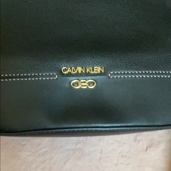 Calvin Klein
Pebble Leather Sophia Hobo Bag - Picture 4 of 13